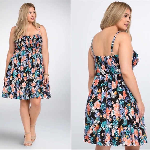 torrid Dresses & Skirts - Torrid floral dress, adjustable spagetti straps, smocked elastic bodice, size 4
